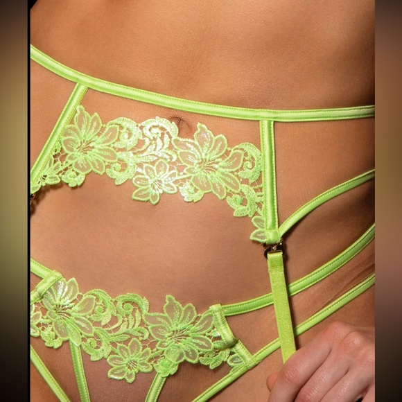 AMELIE LIME
SUSPENDER - Picture 4 of 14